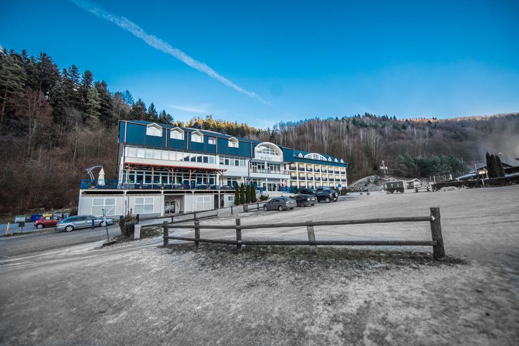 Plejsy Hotel Krompachy Exterior photo