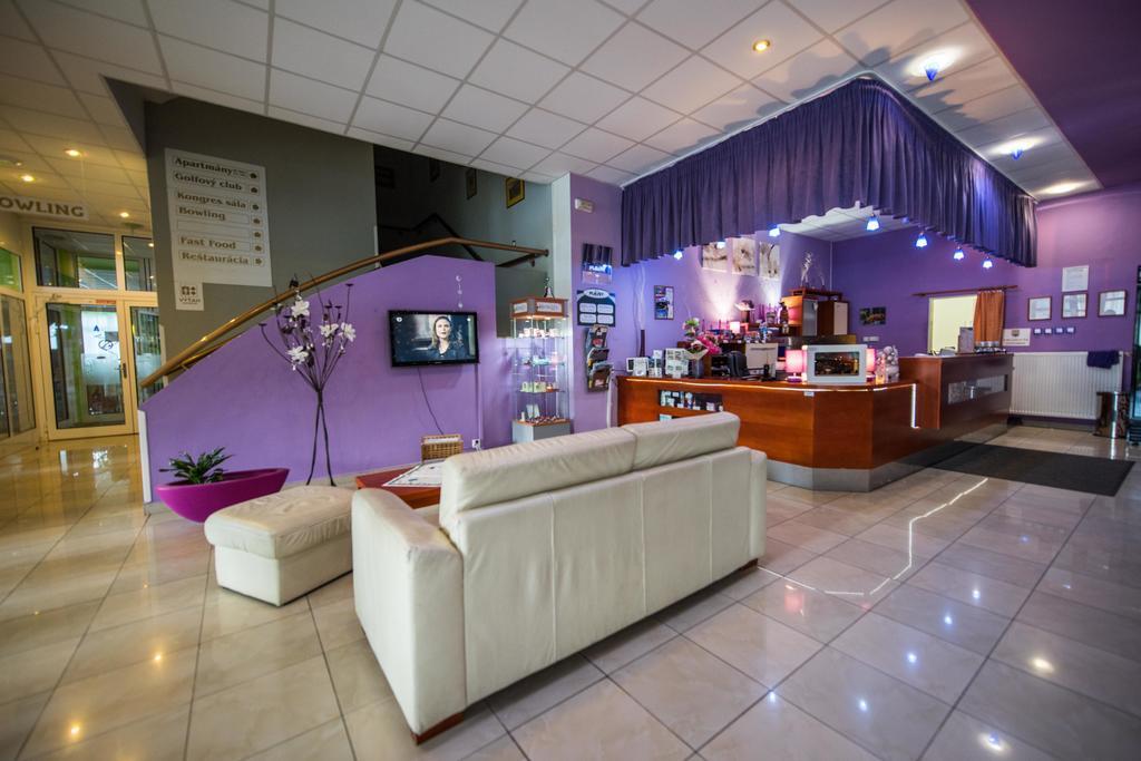 Plejsy Hotel Krompachy Exterior photo